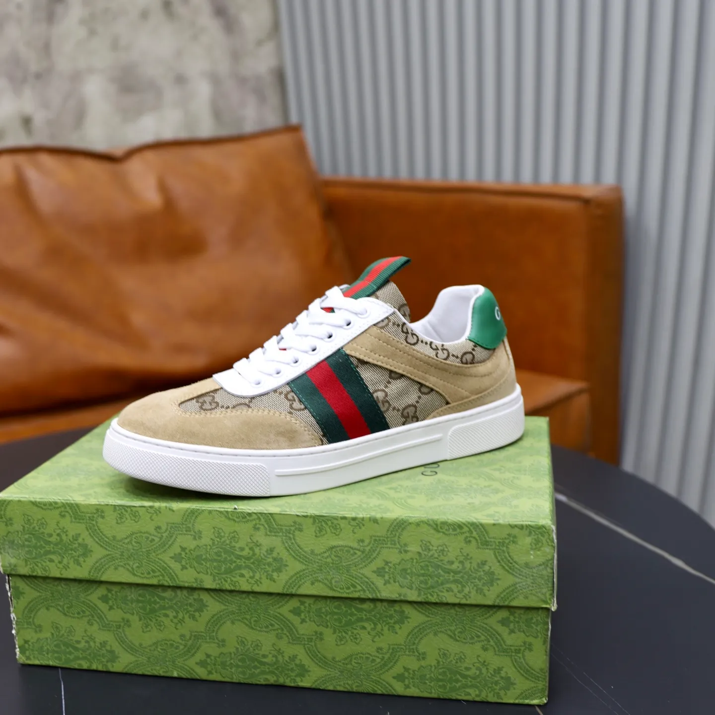 Ex-factory price: 440💰🙅‍♂️🙅‍♂️🙅‍♂️ Brand: GUCCI Standard code: 38-44 (45 customized) Grade: Same as the official website Material: Original material splicing Comfortable and breathable lining Lightweight and wear-resistant sports outsole Style category: Men's fashionable casual shoes Running sneakers Distinguished luxury brand elements Top luxury Color: actual picture color